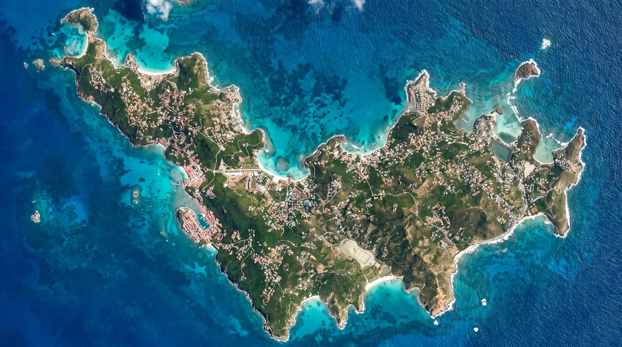Saint-Barthélemy from above: the whole island, with Saline and its salt pond on the south coast